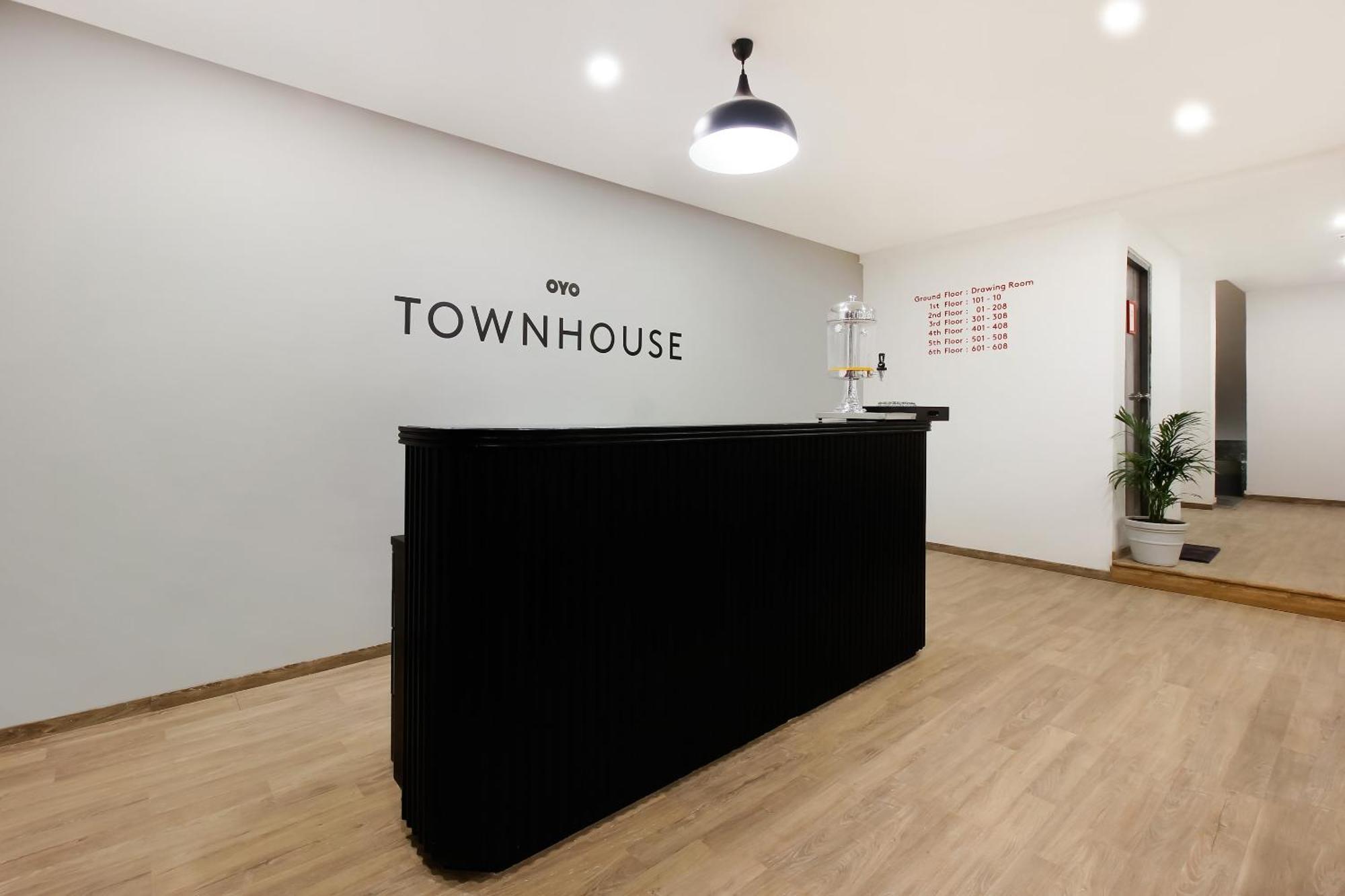 Super Townhouse The Cinco Hotel Near Esi Hospital Haïdarabad Extérieur photo