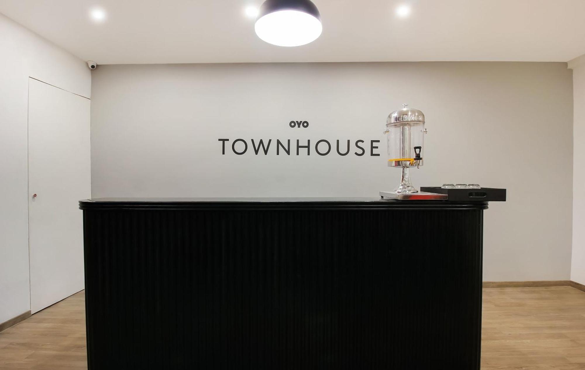 Super Townhouse The Cinco Hotel Near Esi Hospital Haïdarabad Extérieur photo