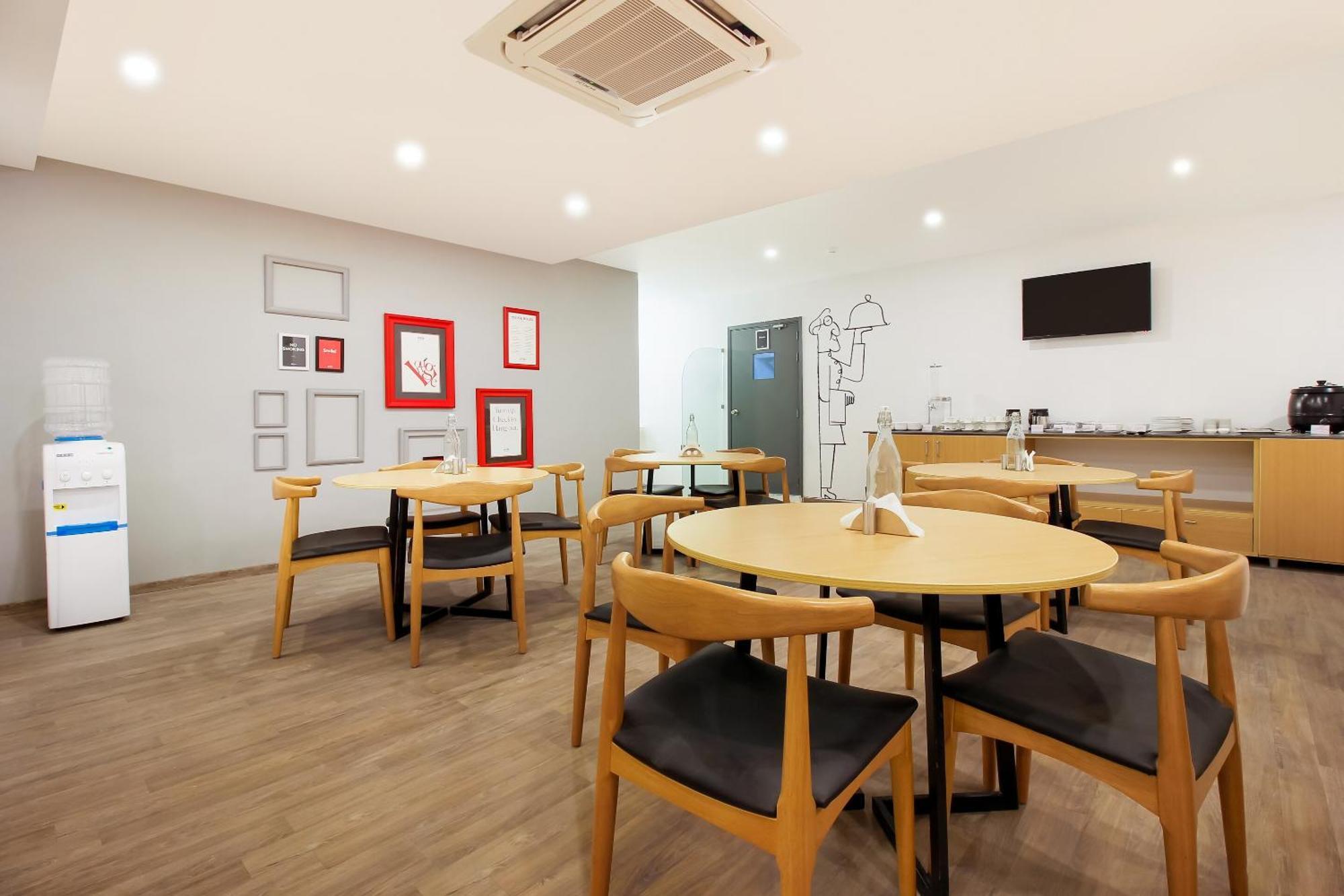 Super Townhouse The Cinco Hotel Near Esi Hospital Haïdarabad Extérieur photo