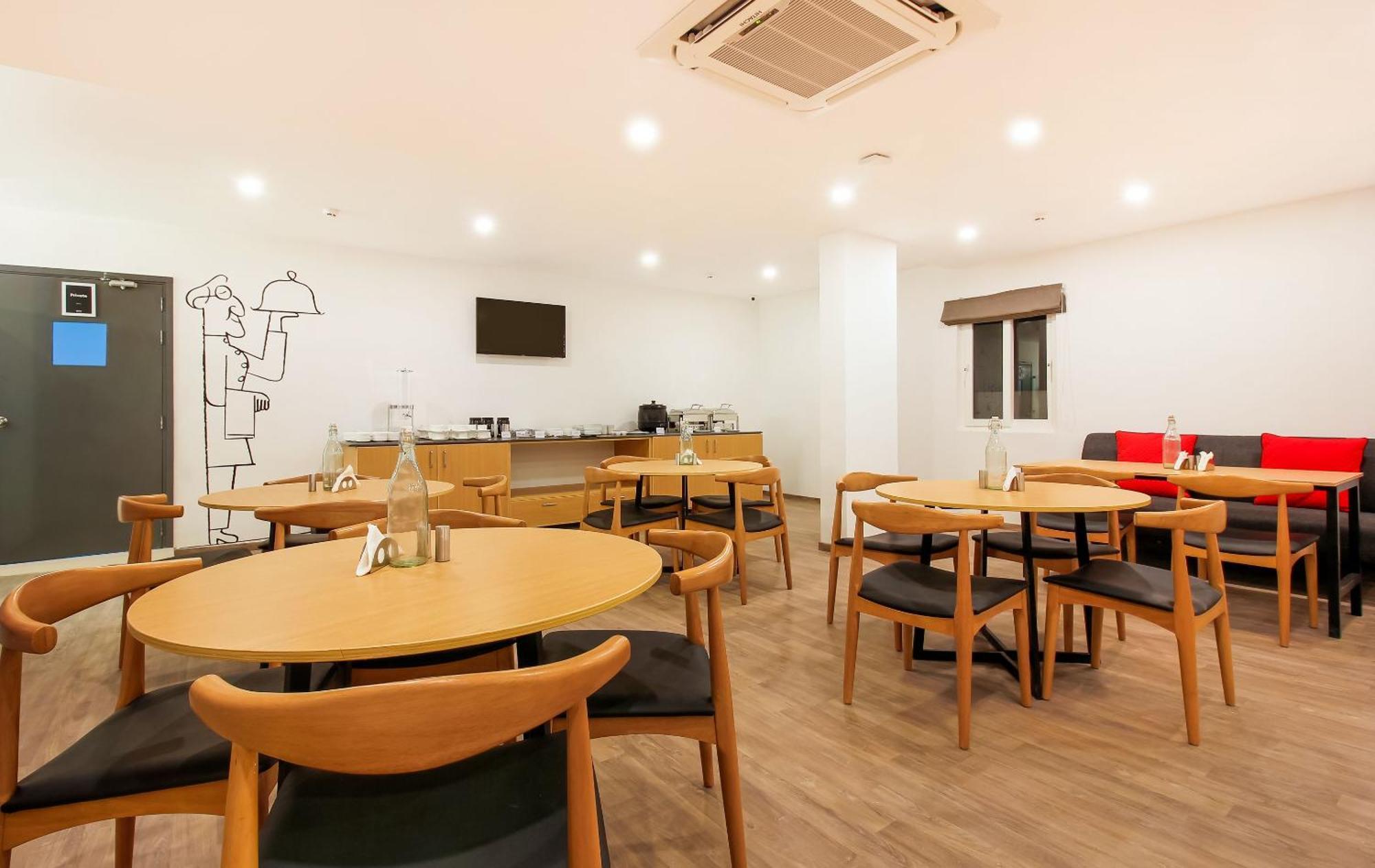 Super Townhouse The Cinco Hotel Near Esi Hospital Haïdarabad Extérieur photo