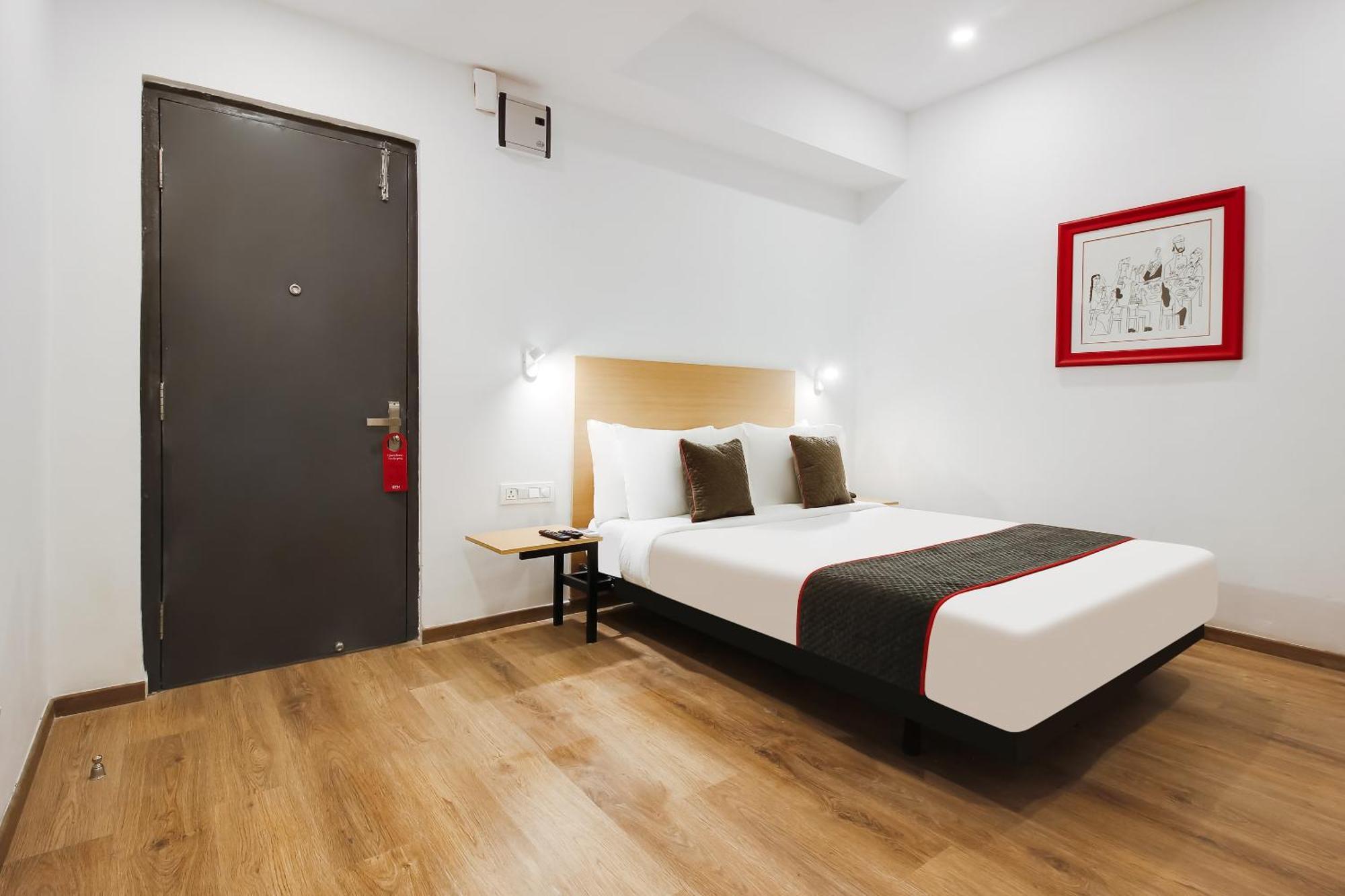 Super Townhouse The Cinco Hotel Near Esi Hospital Haïdarabad Extérieur photo