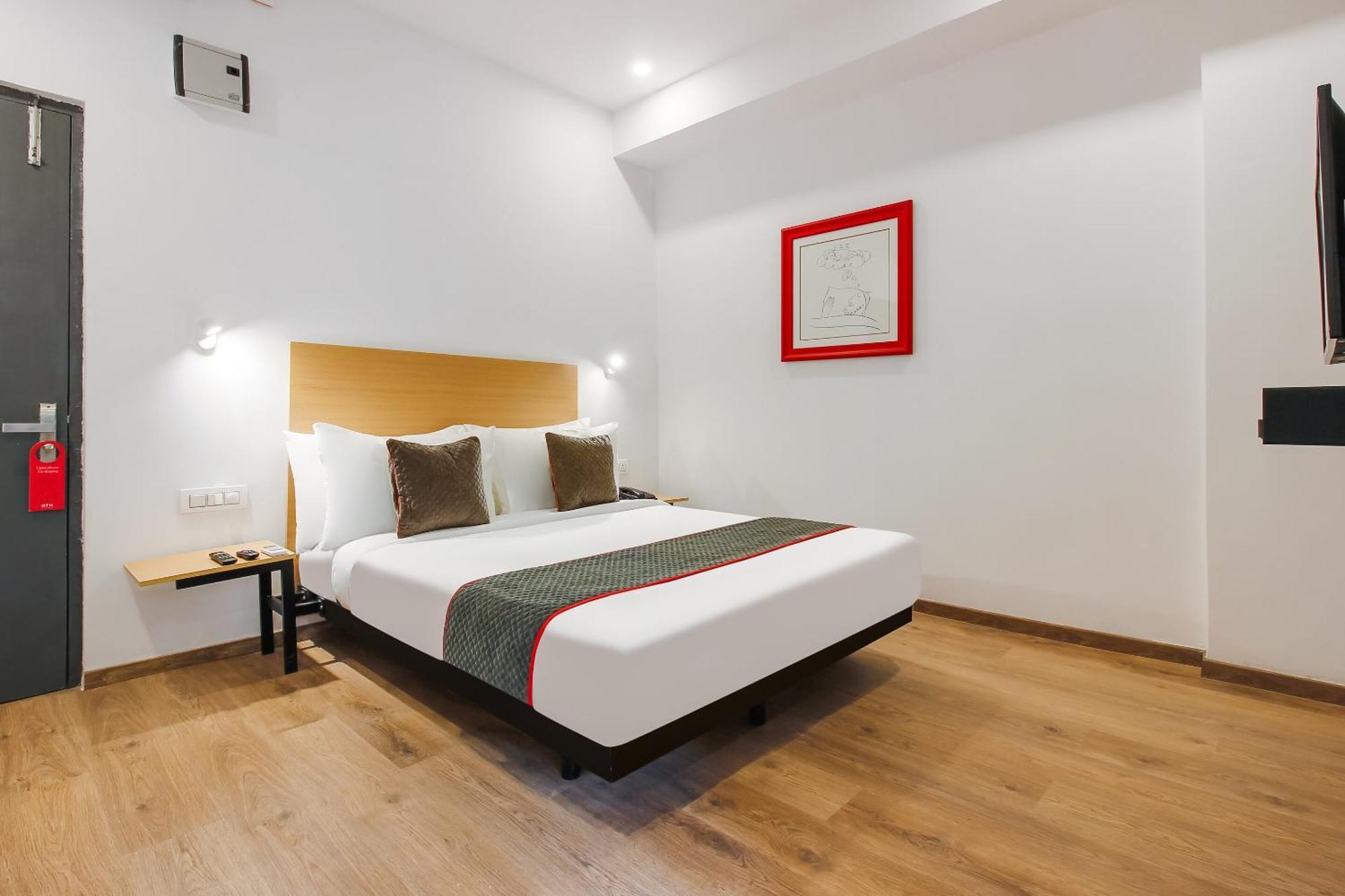 Super Townhouse The Cinco Hotel Near Esi Hospital Haïdarabad Extérieur photo