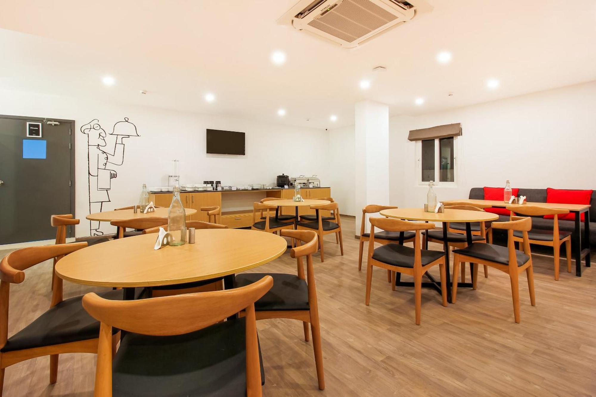 Super Townhouse The Cinco Hotel Near Esi Hospital Haïdarabad Extérieur photo