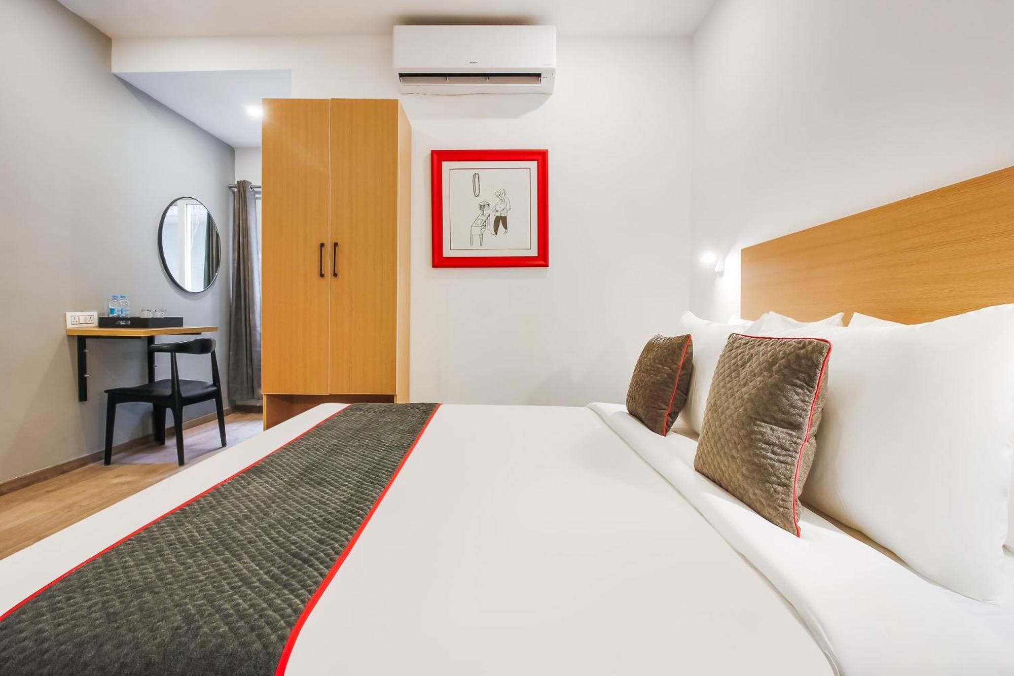 Super Townhouse The Cinco Hotel Near Esi Hospital Haïdarabad Extérieur photo
