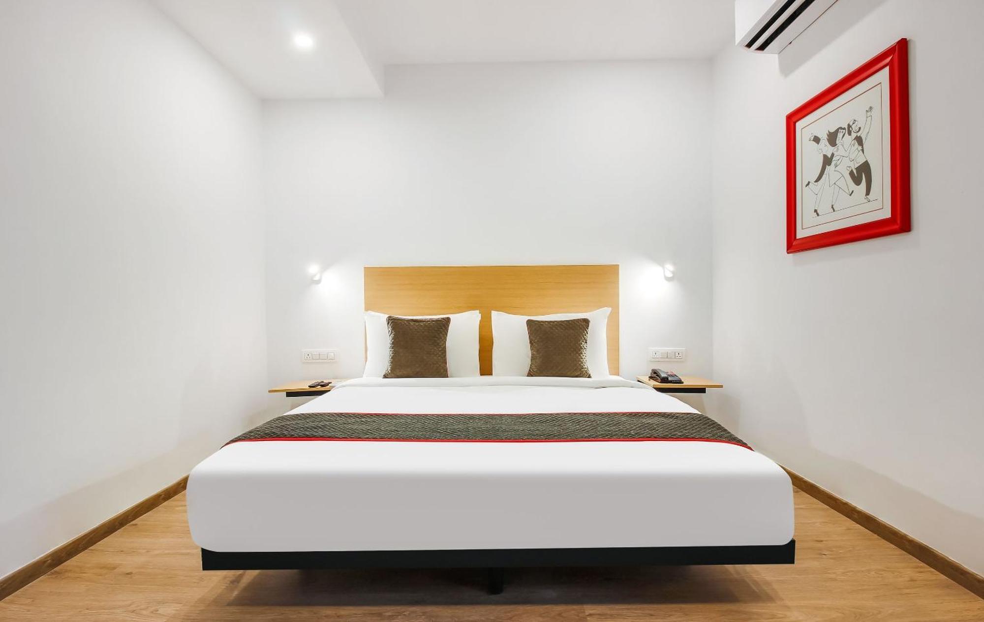 Super Townhouse The Cinco Hotel Near Esi Hospital Haïdarabad Extérieur photo
